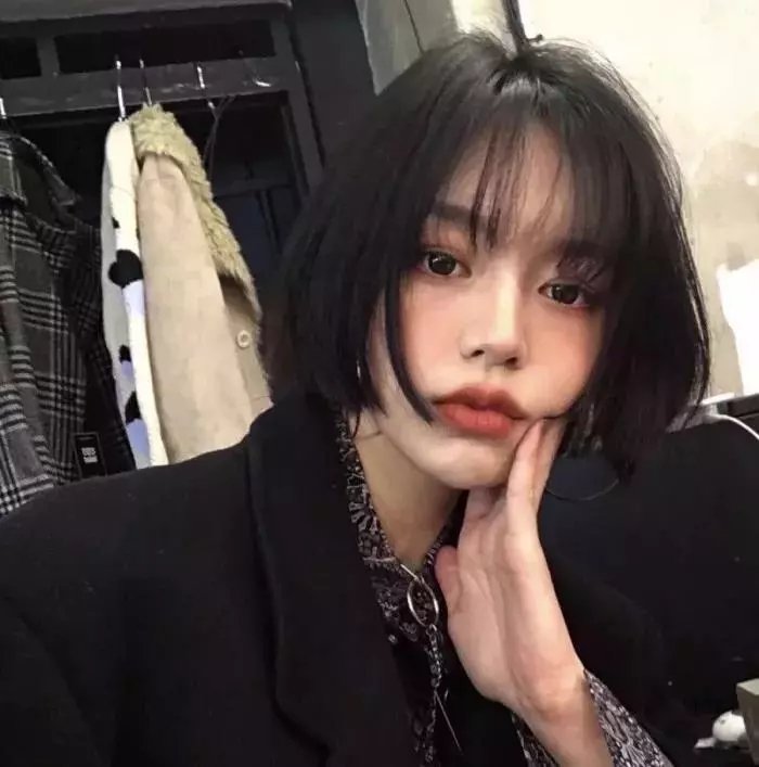 柏婷娜小姐